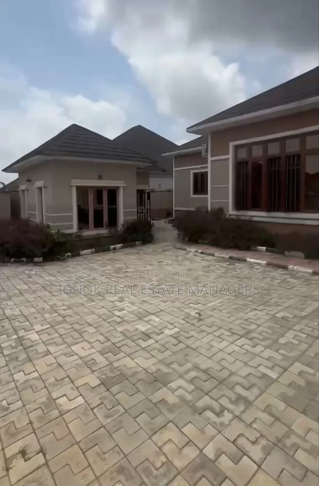 3bdrm Bungalow in Zone B for sale in Zone B