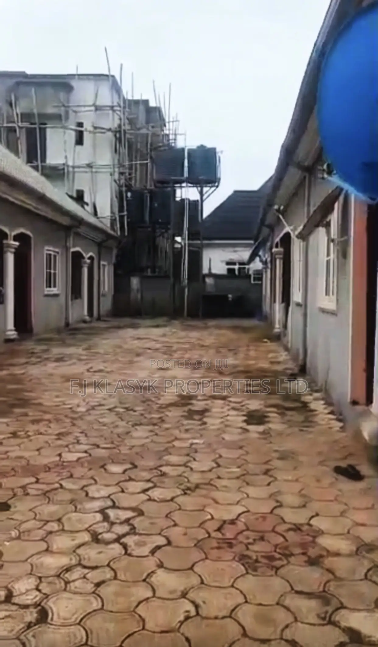 9bdrm Block of Flats in Benin City for sale in Benin City