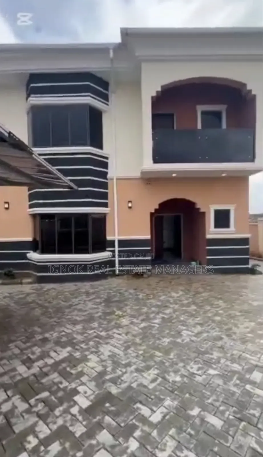 4bdrm Duplex in Zone B for sale in Zone B