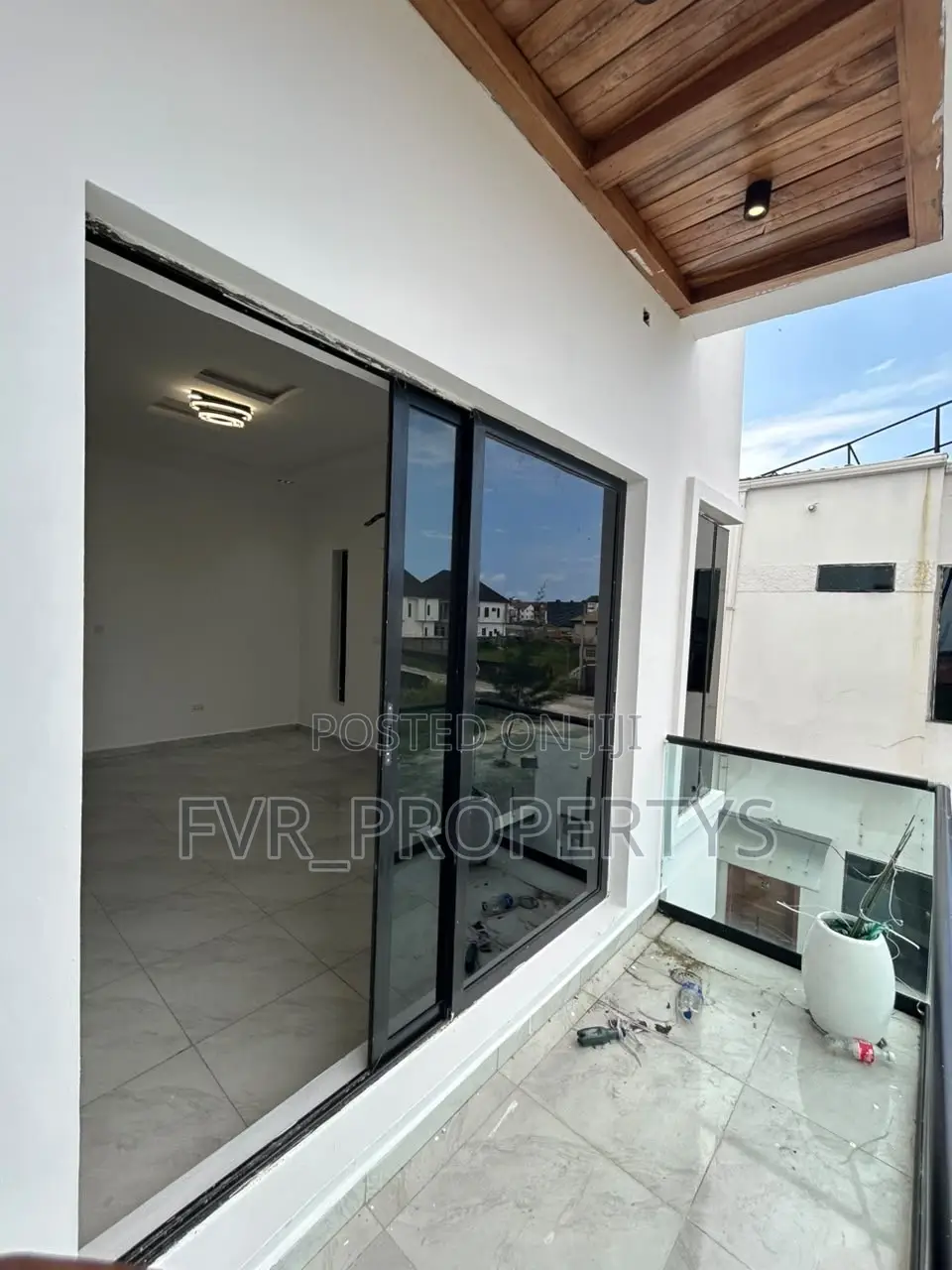 Studio Apartment in Ikota Villa for rent in Ikota