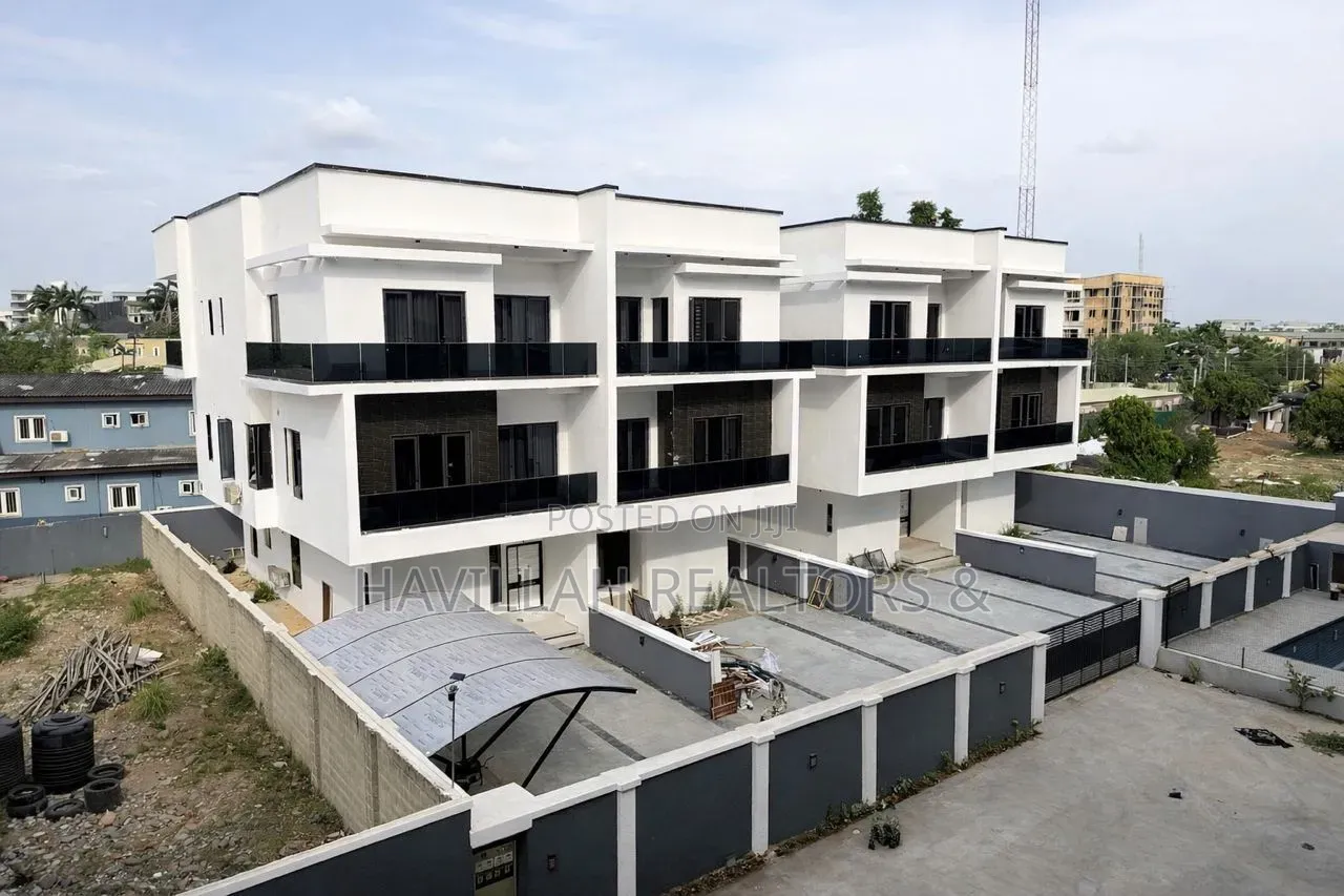 5bdrm Townhouse/Terrace in Ikeja GRA for sale in Ikeja GRA