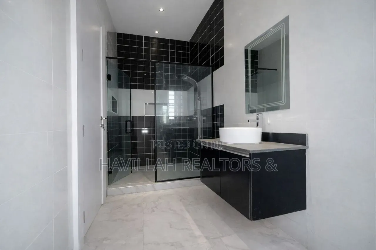 5bdrm Townhouse/Terrace in Ikeja GRA for sale in Ikeja GRA