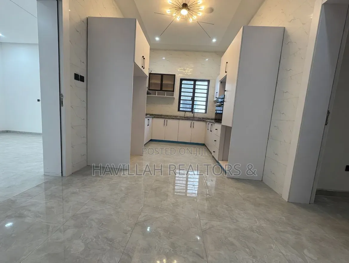 5bdrm Townhouse/Terrace in Ikeja GRA for sale in Ikeja GRA