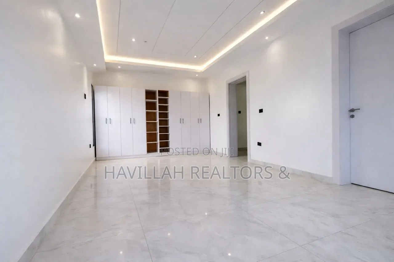 5bdrm Townhouse/Terrace in Ikeja GRA for sale in Ikeja GRA