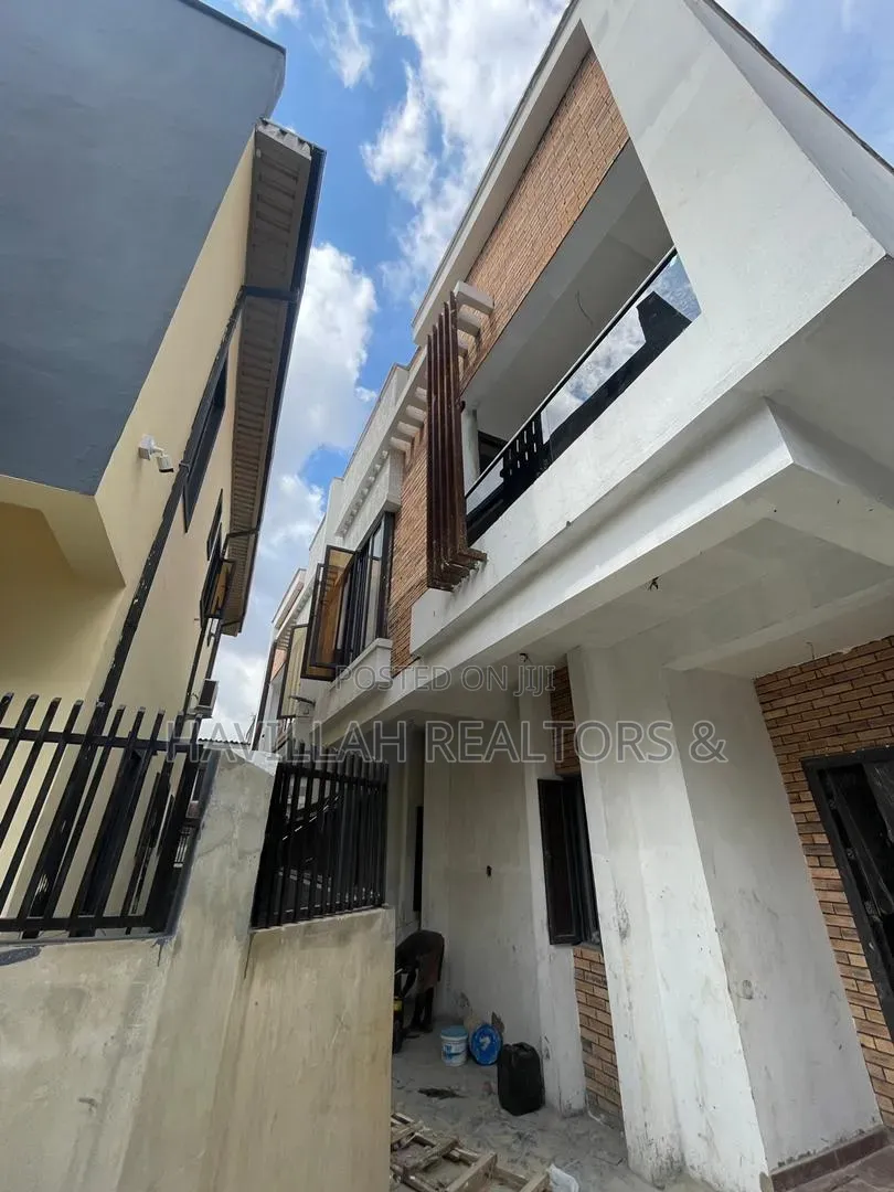 4bdrm Duplex in Ifako-Ogba for sale in Ifako-Ogba