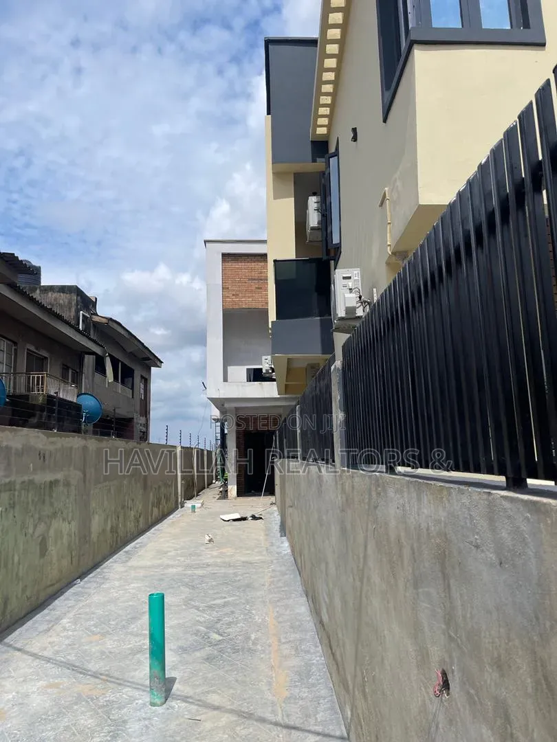 4bdrm Duplex in Ifako-Ogba for sale in Ifako-Ogba