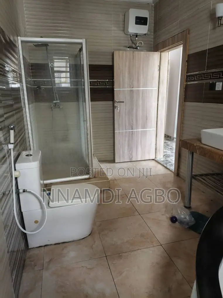 5bdrm Duplex in Ikota for rent in Ikota