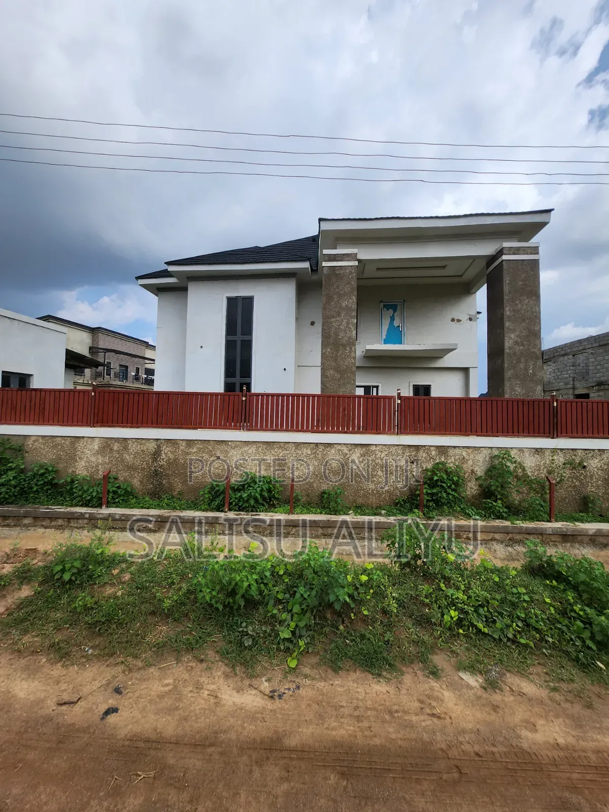 6bdrm Duplex in Lugbe Seaman Estate, FHA for sale in FHA