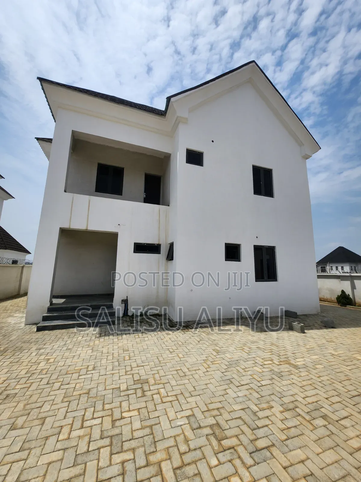 5bdrm Duplex in Nnpc Estate Life for sale in Life Camp