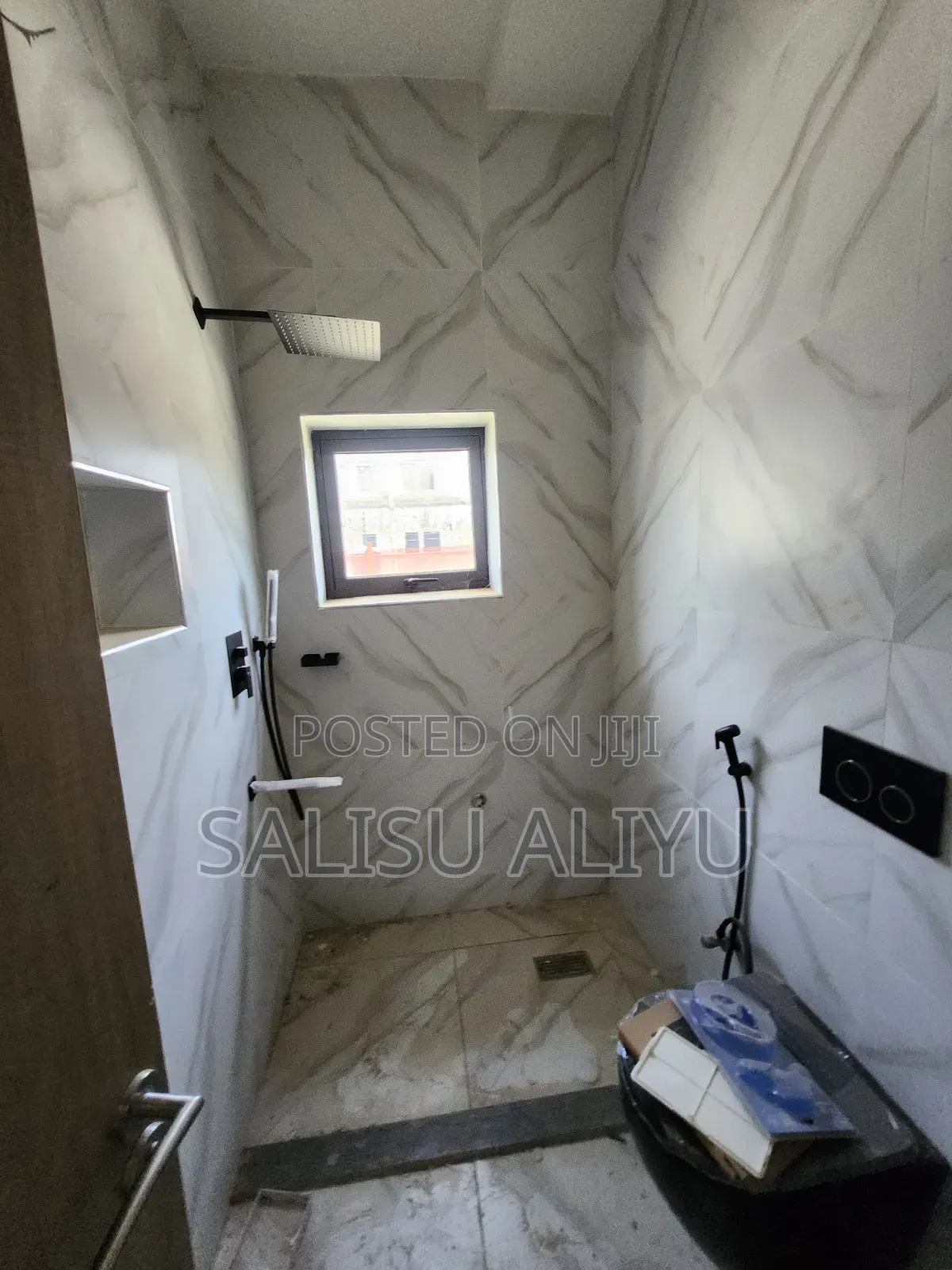 5bdrm Duplex in Nnpc Estate Life for sale in Life Camp