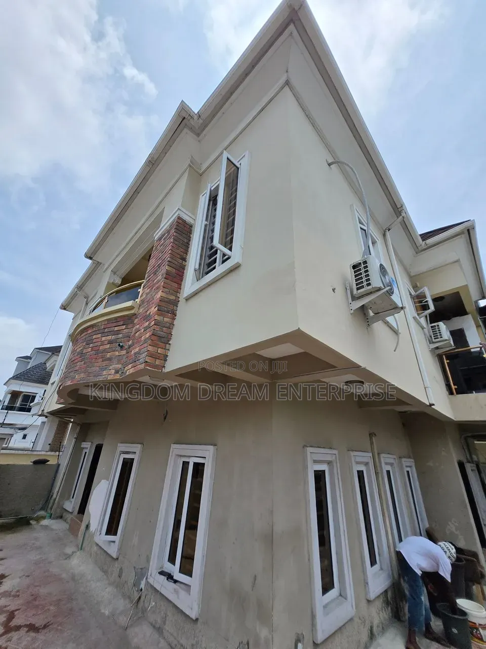 Studio Apartment in Chevron Alternative for rent in Chevron