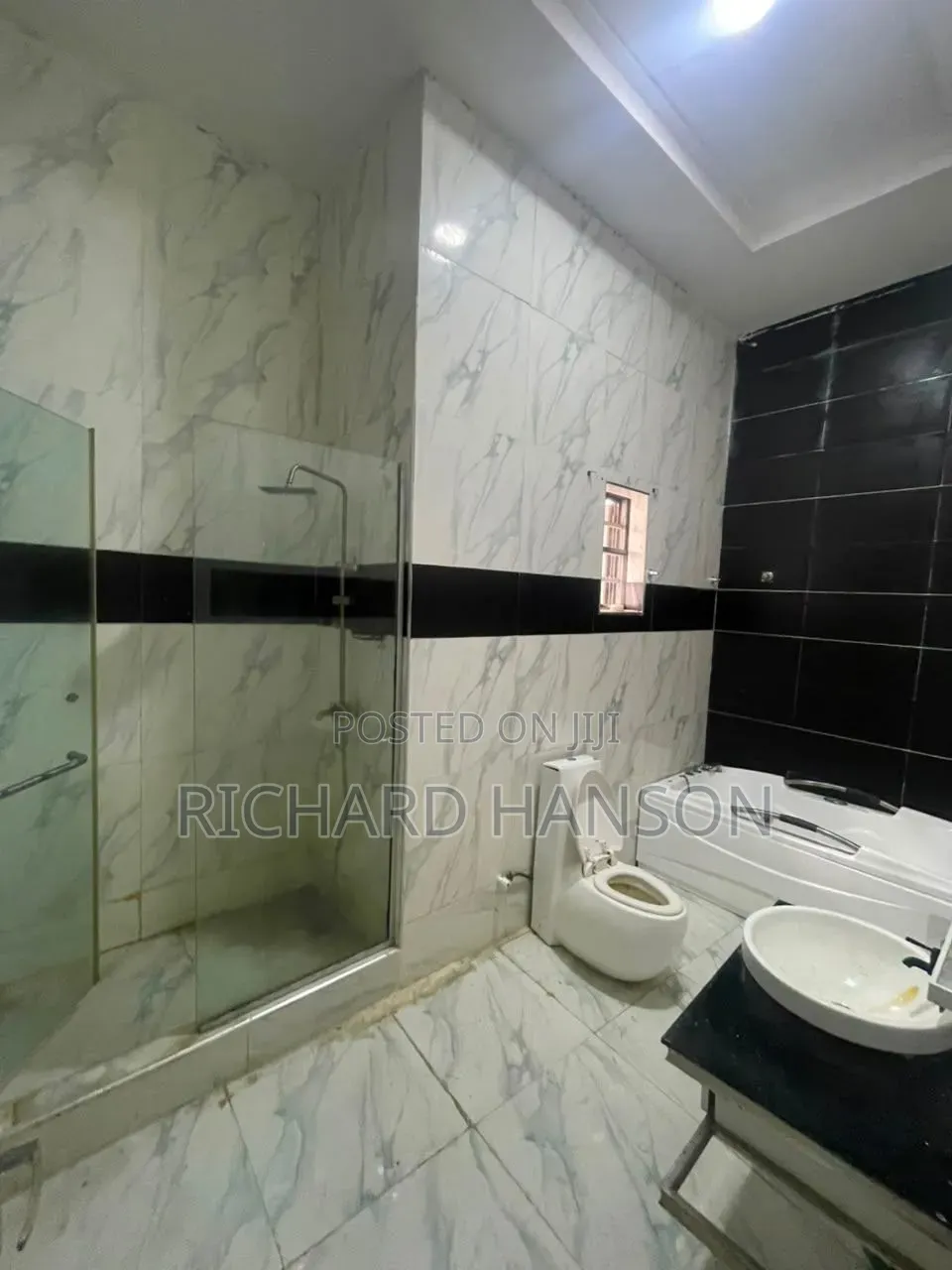 Mini Flat in Angle, Chevron for rent in Chevron