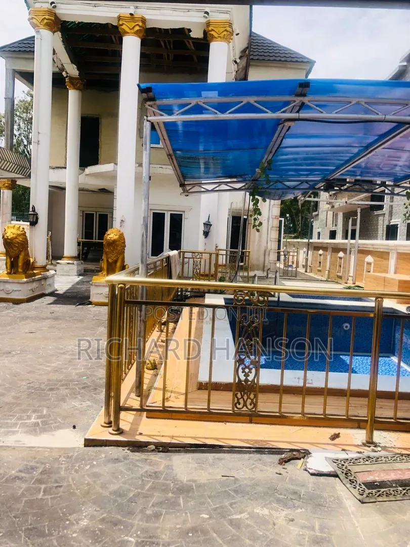 5bdrm Duplex in Mayfair, Awoyaya for sale in Awoyaya