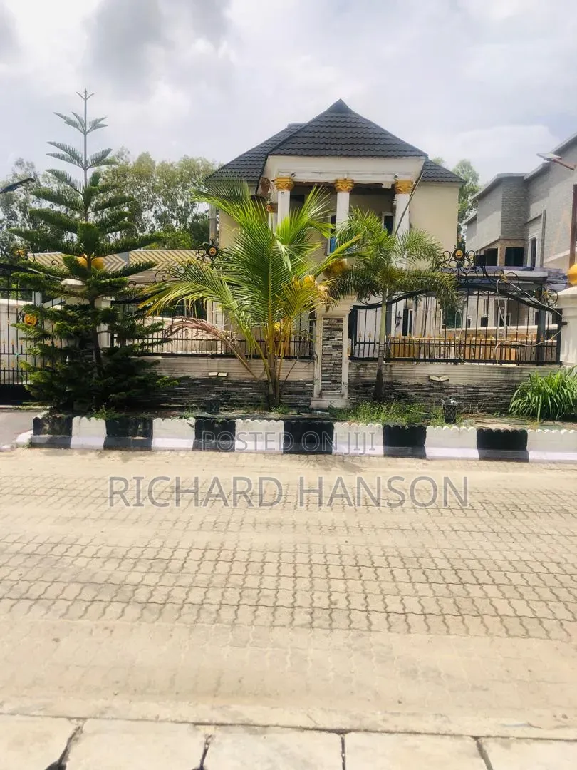 5bdrm Duplex in Mayfair, Awoyaya for sale in Awoyaya