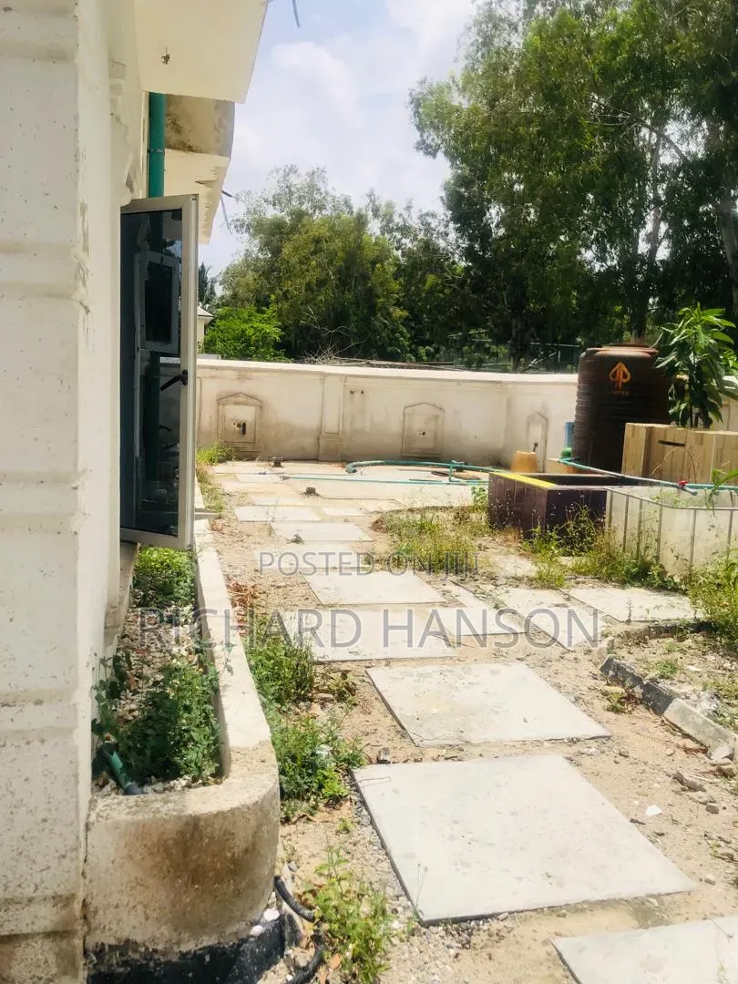 5bdrm Duplex in Mayfair, Awoyaya for sale in Awoyaya