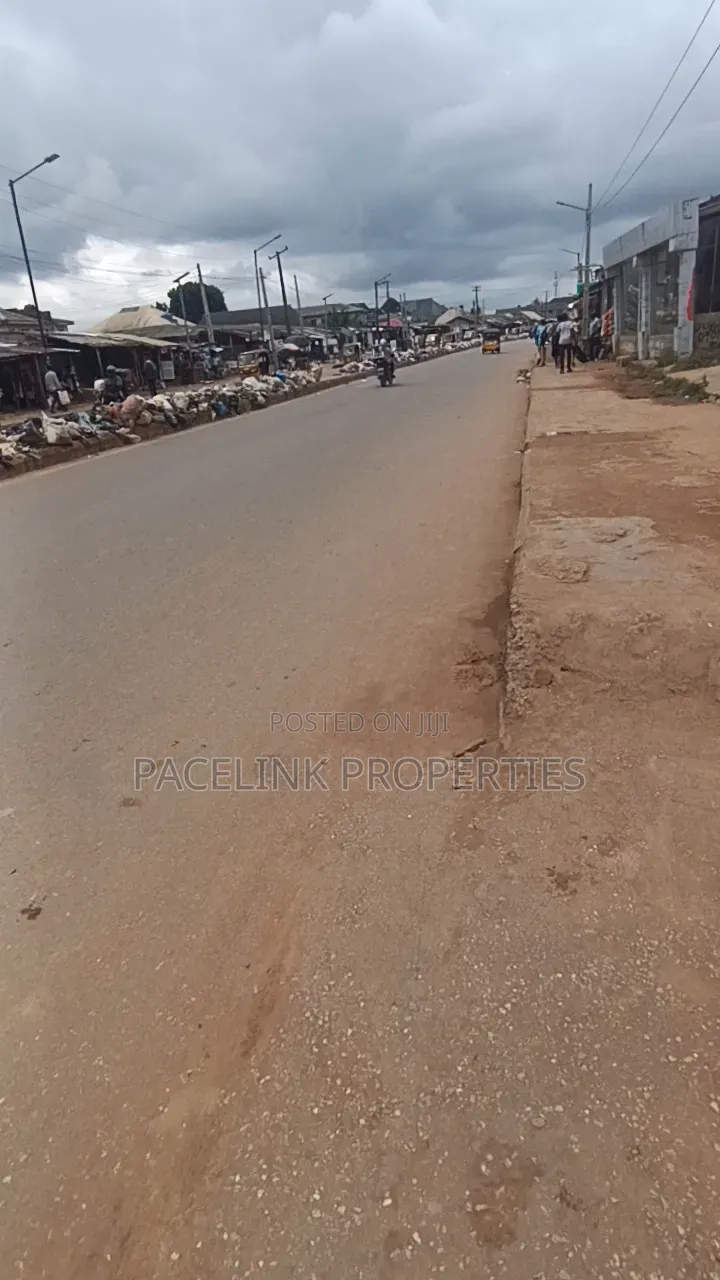 12bdrm Block of Flats in Ayobo for sale in Ayobo