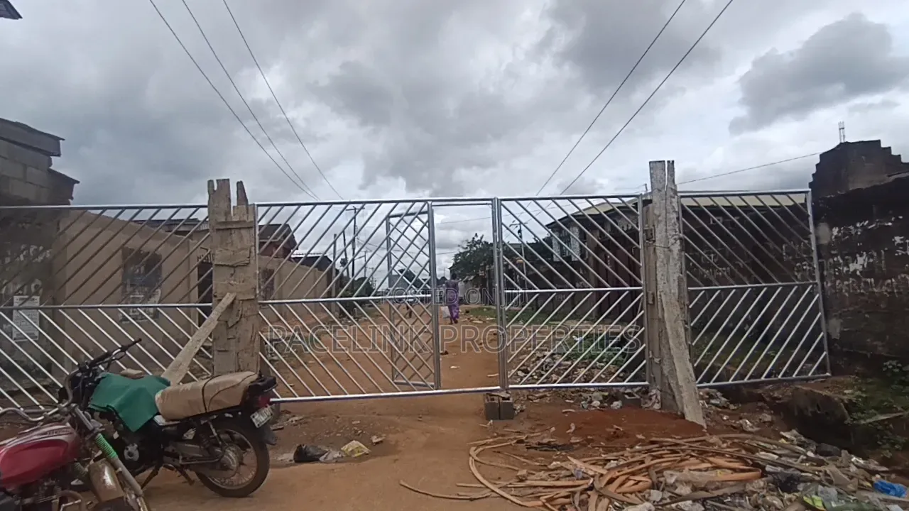 12bdrm Block of Flats in Ayobo for sale in Ayobo