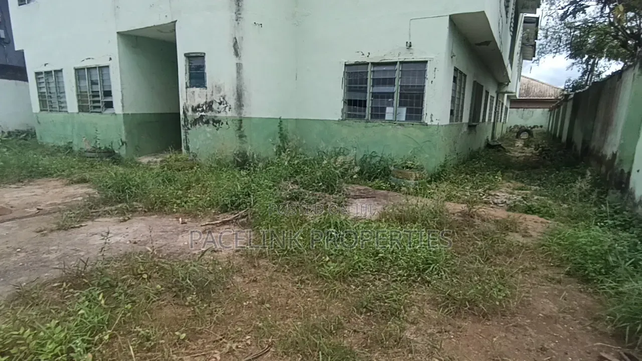 12bdrm Block of Flats in Ayobo for sale in Ayobo