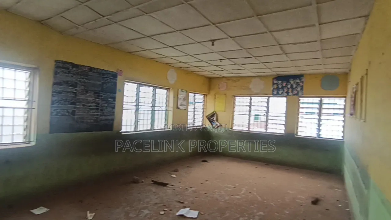12bdrm Block of Flats in Ayobo for sale in Ayobo