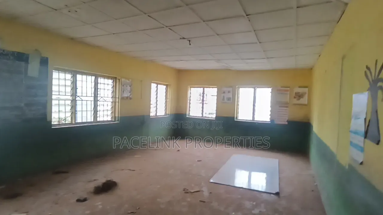 12bdrm Block of Flats in Ayobo for sale in Ayobo