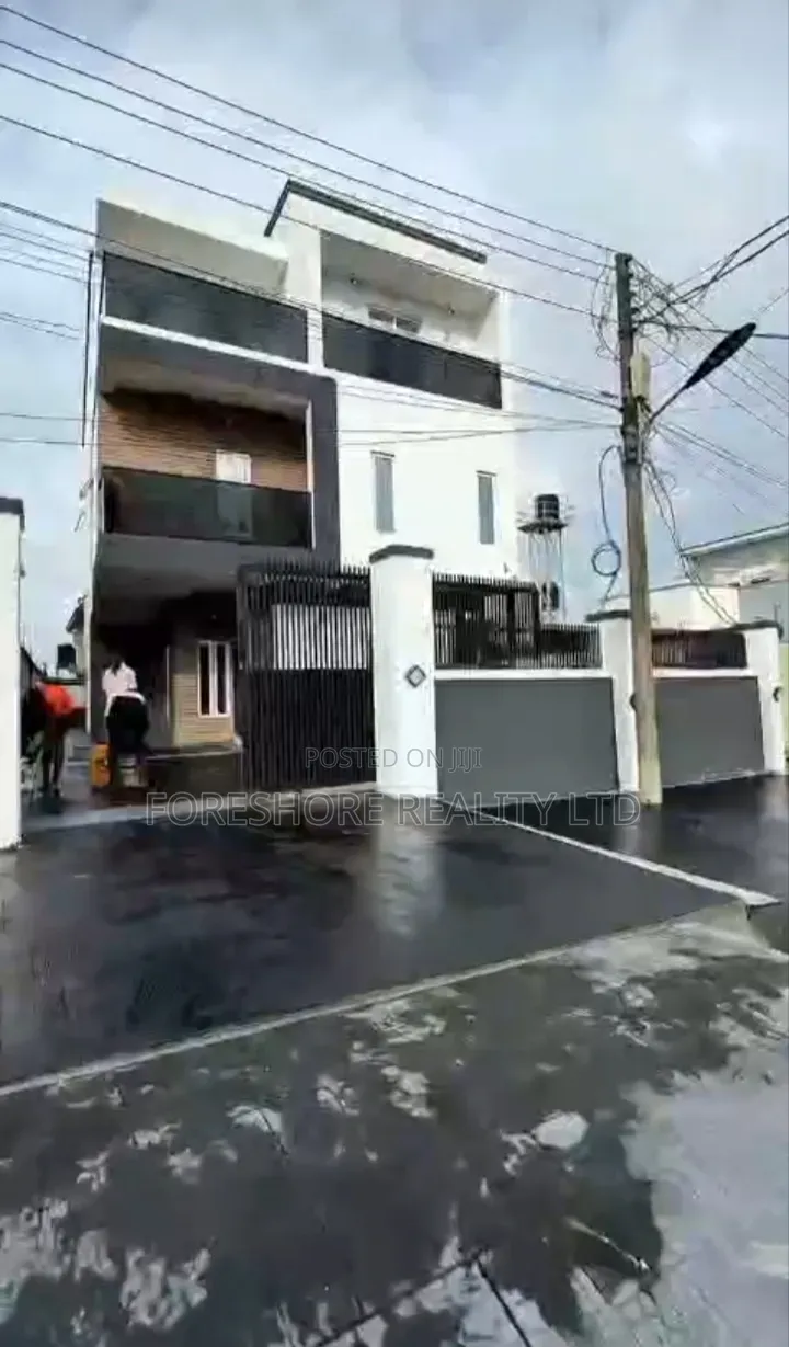 5bdrm Duplex in Magodo Phase 2 for sale in GRA Phase 2 Shangisha