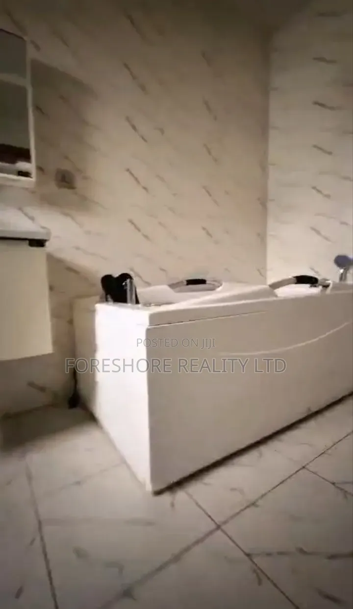 5bdrm Duplex in Magodo Phase 2 for sale in GRA Phase 2 Shangisha
