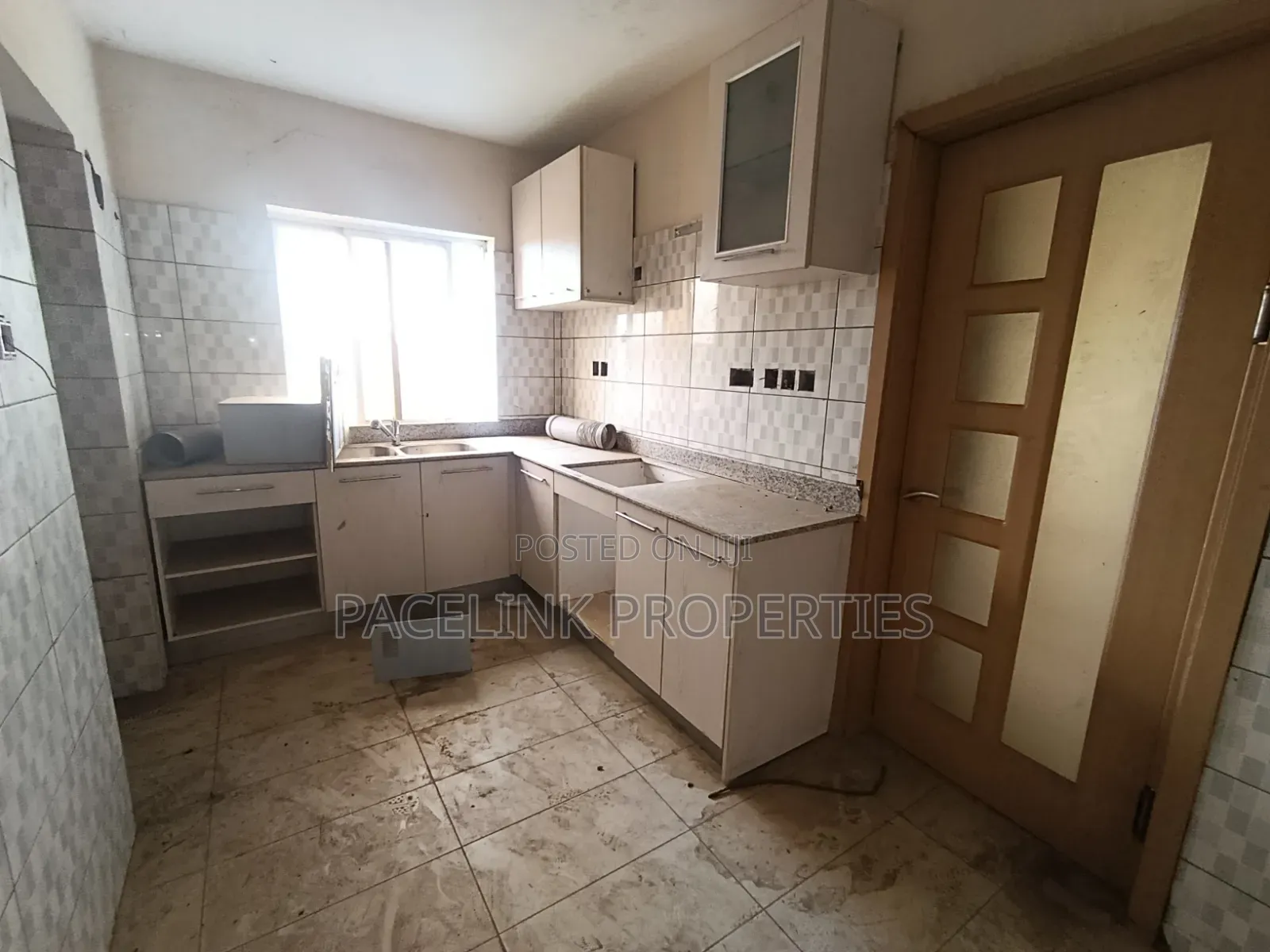 3bdrm Block of Flats in Ipaja / Ipaja for sale in Ipaja / Ipaja