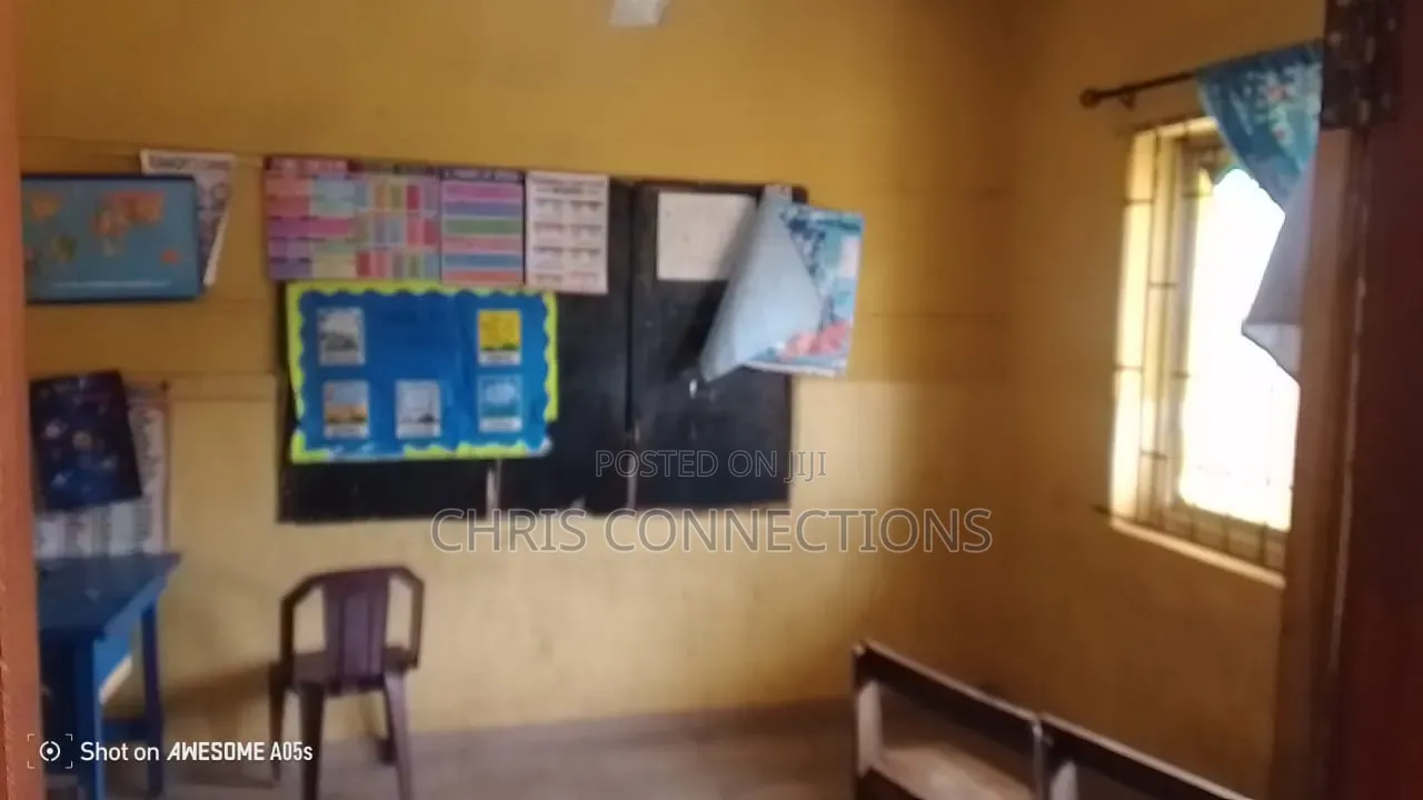 School for Sales in Ejigbo / Ejigbo