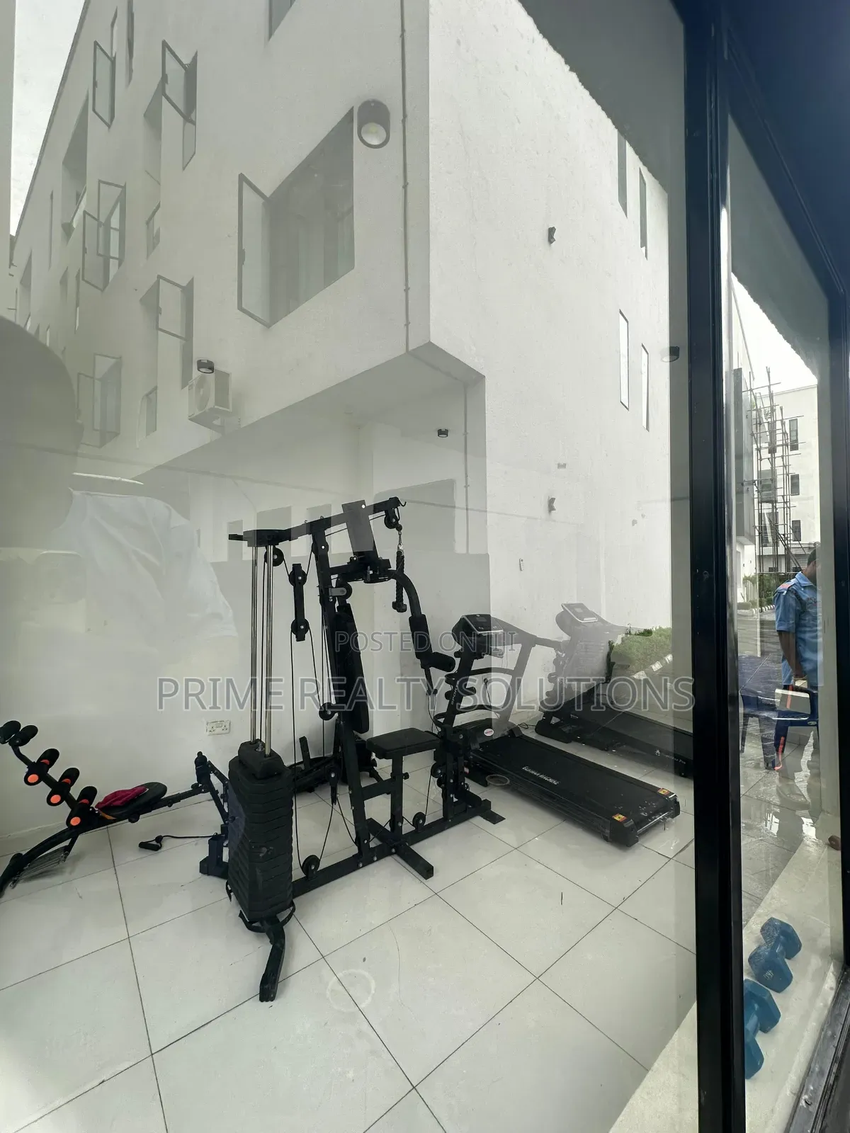 Furnished 4bdrm Penthouse in Lekki Phase 1 for sale in Lekki Phase 1