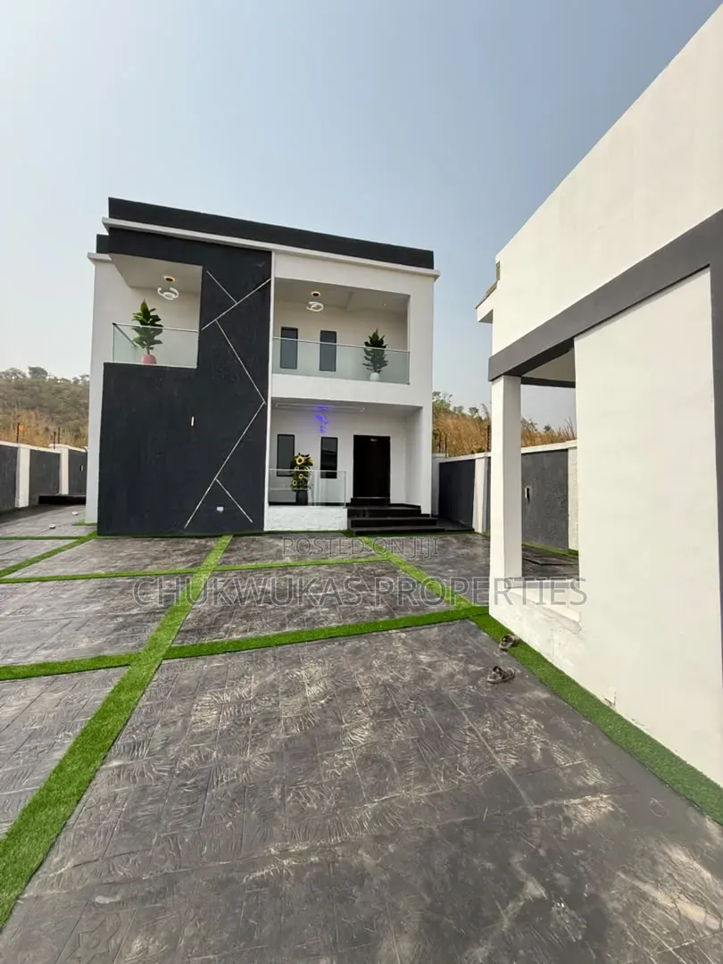 4bdrm Duplex in Golf Annex, Enugu for sale in Enugu