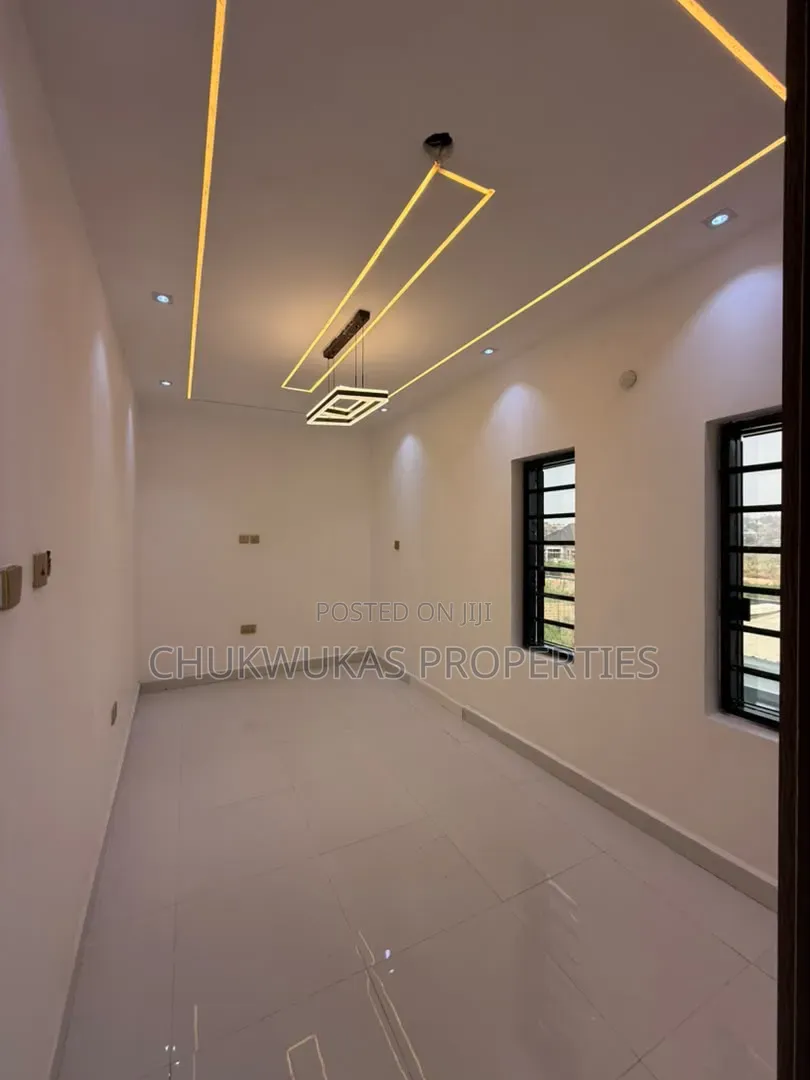 4bdrm Duplex in Golf Annex, Enugu for sale in Enugu