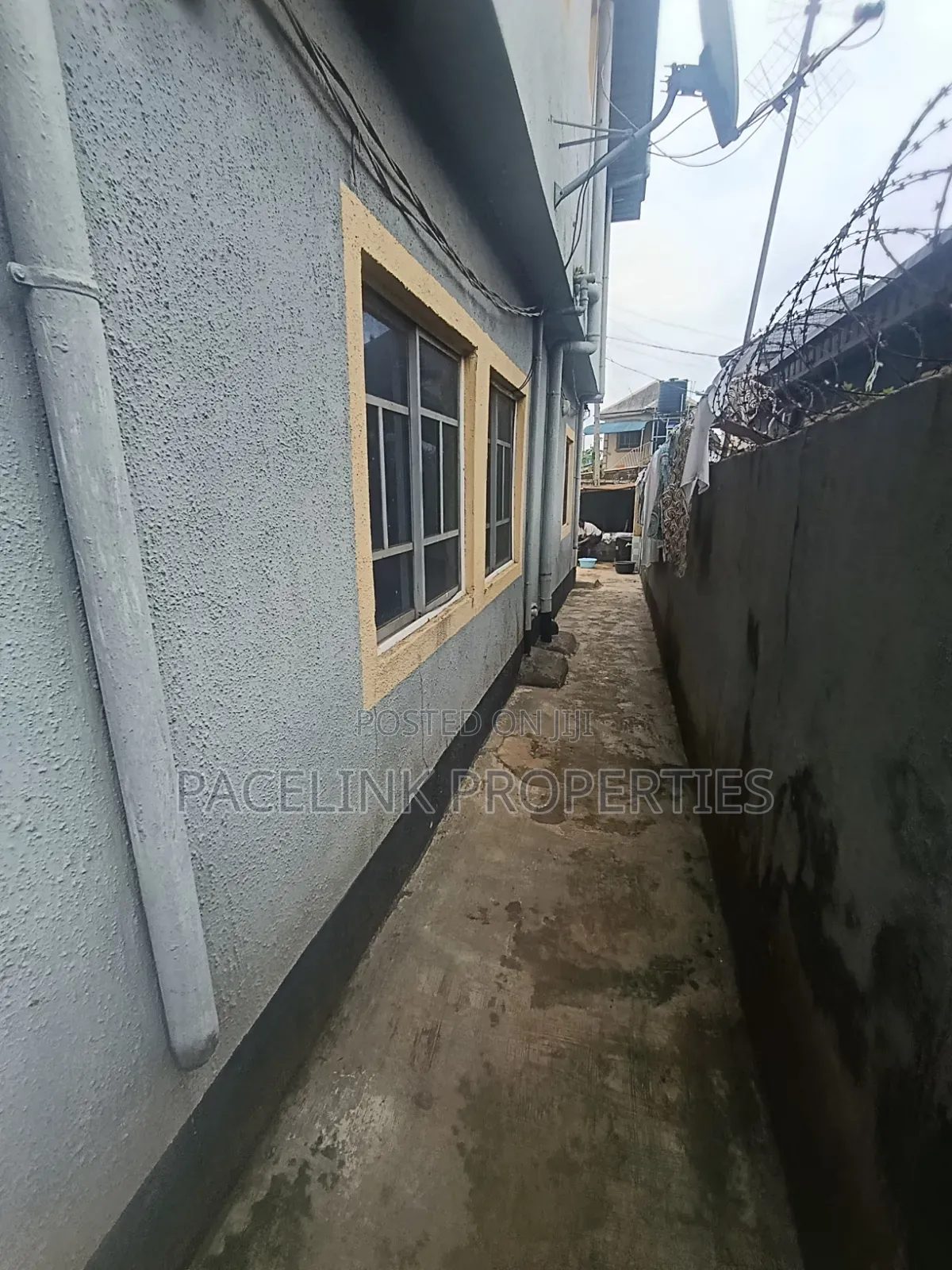 8bdrm Block of Flats in Ayobo for sale in Ayobo