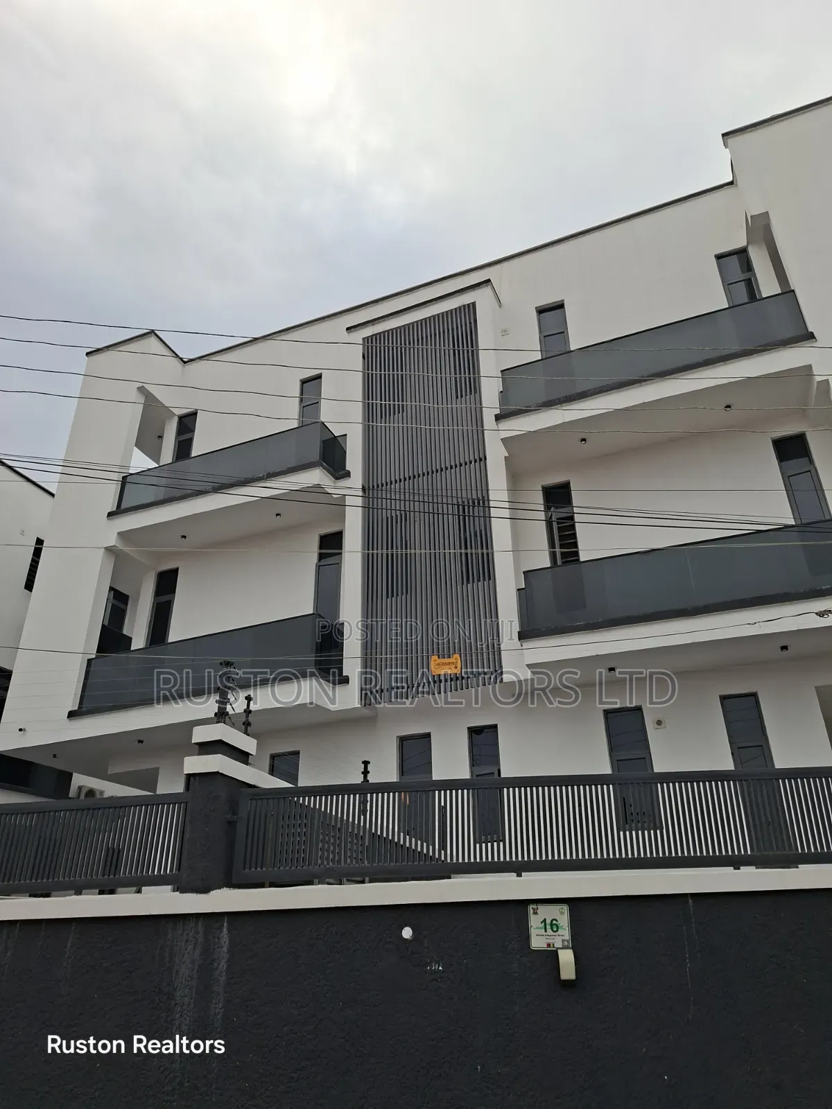 4bdrm Duplex in Omole Phase 1 for sale in Omole Phase 1