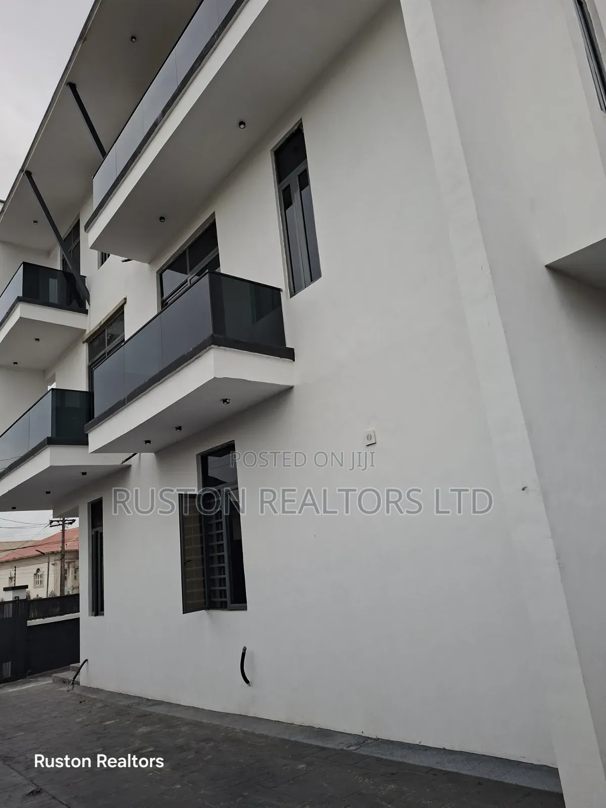 4bdrm Duplex in Omole Phase 1 for sale in Omole Phase 1