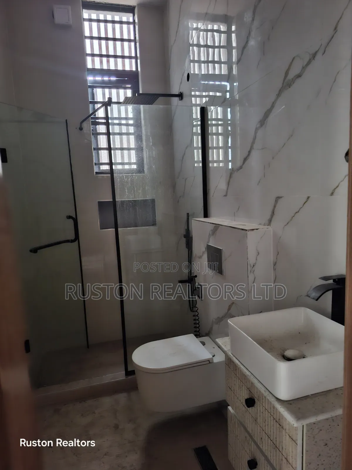 4bdrm Duplex in Omole Phase 1 for sale in Omole Phase 1