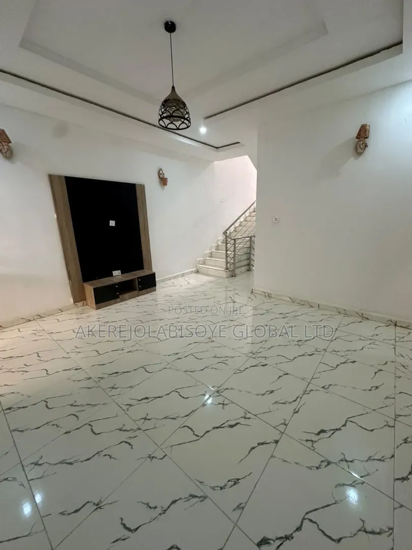 4bdrm Duplex in Orchacho Estate for rent in Life Camp