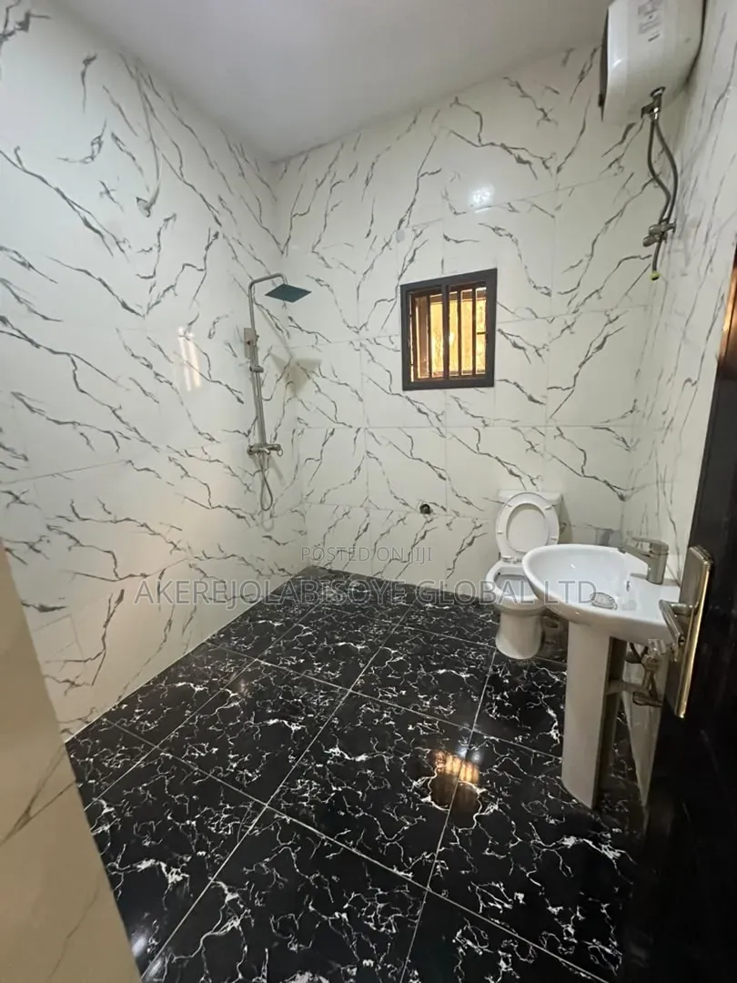 4bdrm Duplex in Orchacho Estate for rent in Life Camp