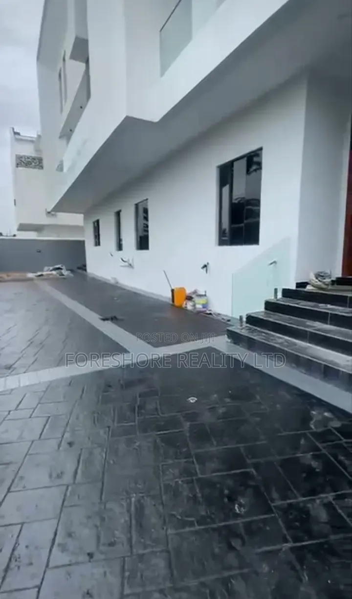 4bdrm Duplex in Ogudu Gra for sale in Ogudu GRA