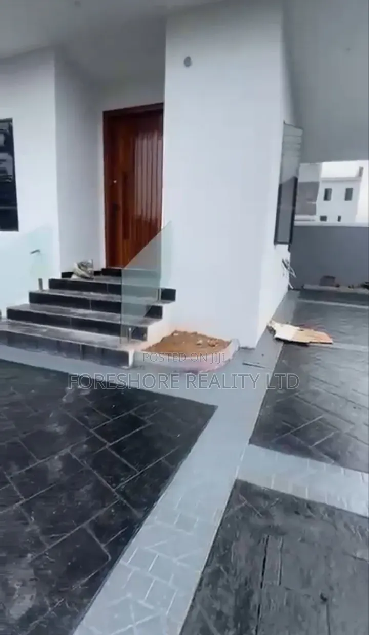 4bdrm Duplex in Ogudu Gra for sale in Ogudu GRA