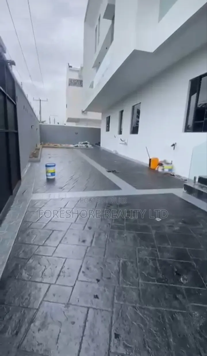 4bdrm Duplex in Ogudu Gra for sale in Ogudu GRA