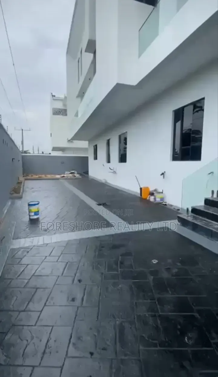 4bdrm Duplex in Ogudu Gra for sale in Ogudu GRA