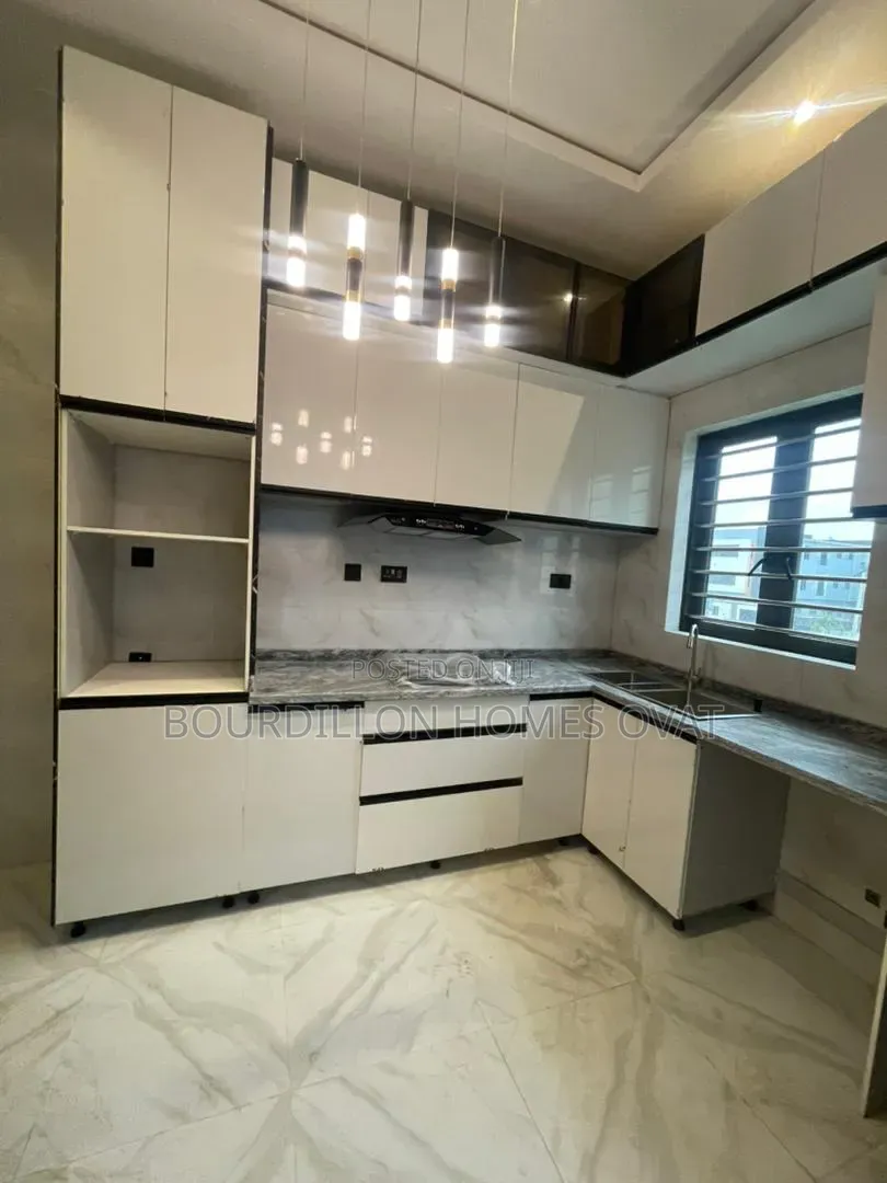 2bdrm Apartment in Abraham Adesanya for sale in Abraham Adesanya Estate