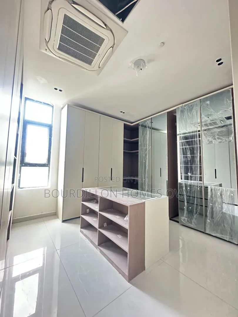 5bdrm Duplex in Banana Island Ikoyi for sale in Banana Island