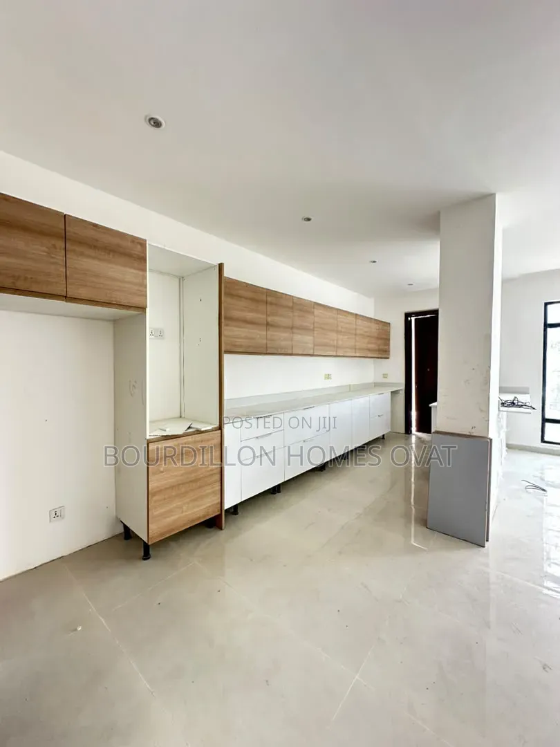 2bdrm Apartment in Old Ikoyi Lagos for sale in Old Ikoyi