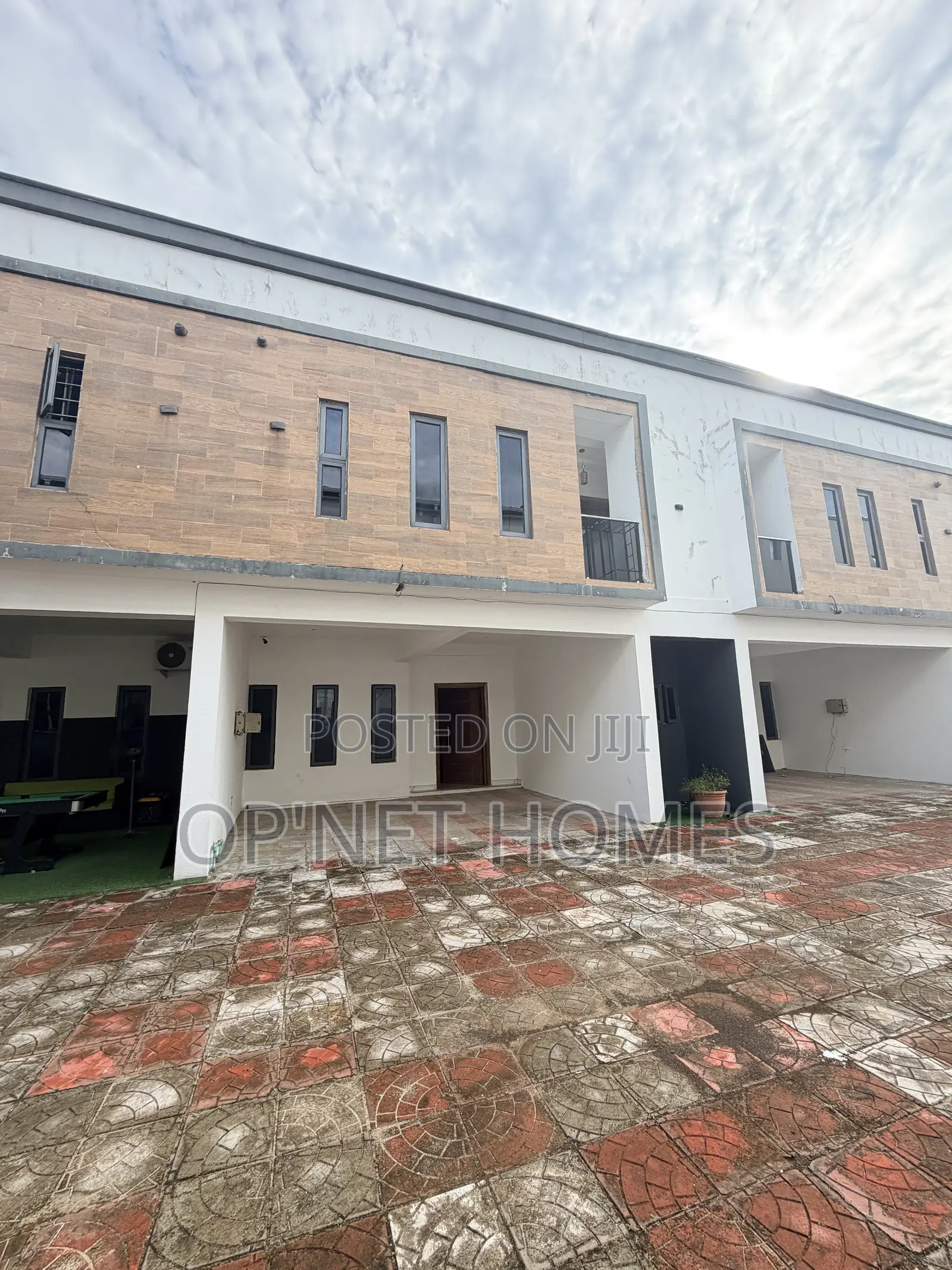 4bdrm Duplex in Lekki for sale in Lekki