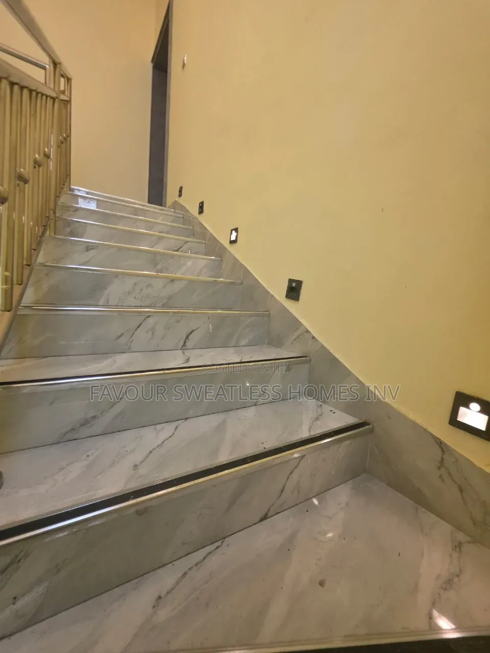 5bdrm Duplex in Omole Phase 2 for rent in Omole Phase 2