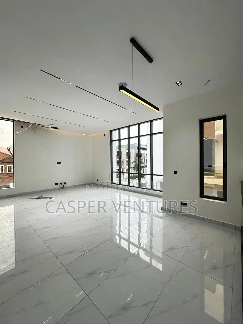 4bdrm Duplex in Freedom Way, Lekki Phase 1 for sale in Lekki Phase 1