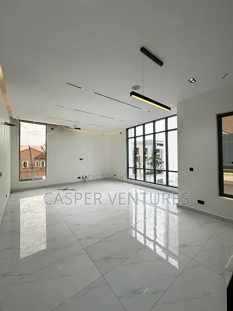4bdrm Duplex in Freedom Way, Lekki Phase 1 for sale in Lekki Phase 1