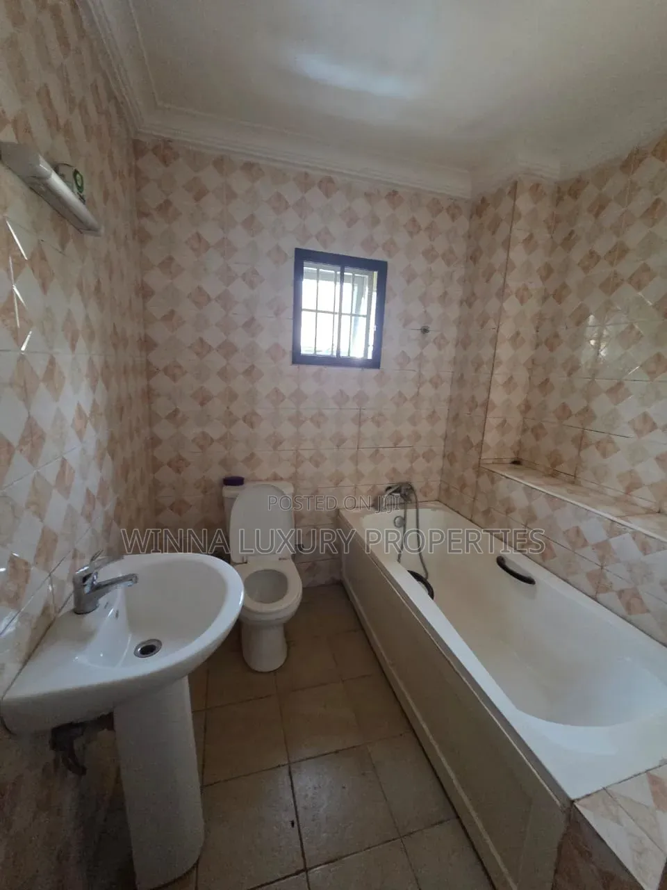 4bdrm Townhouse / Terrace in Brains And Hammer, Life Camp for rent in Life Camp