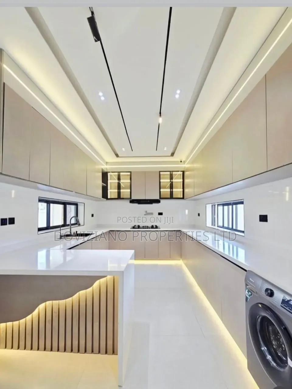 5bdrm Duplex in Lekki Phase 1 for sale in Lekki Phase 1